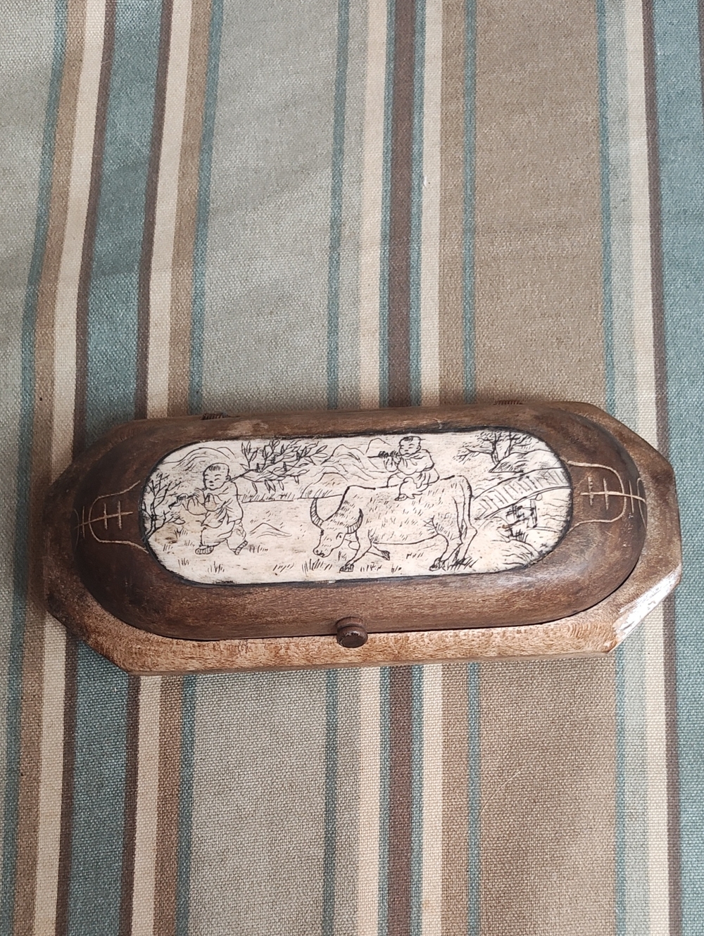 Vintage Chinese Carved Wooden Decorative Trinket Box in Brown and Cream